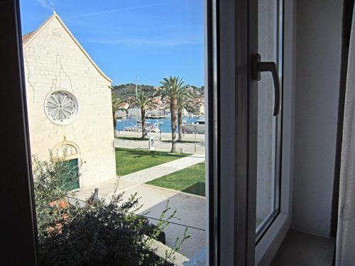 Apartments Ivomar Trogir Exterior photo